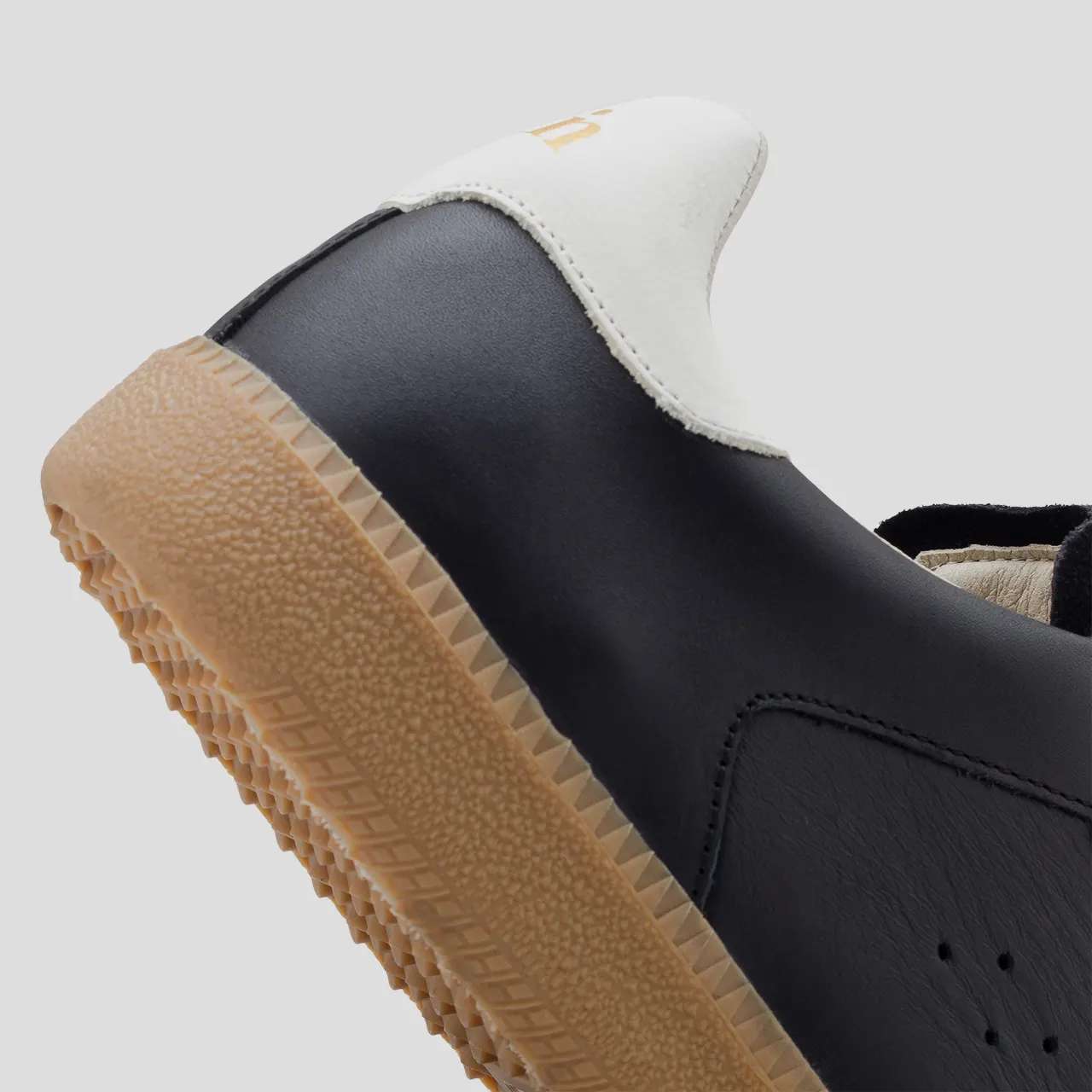 Minimalist sneaker | Made in Portugal | ekn footwear
