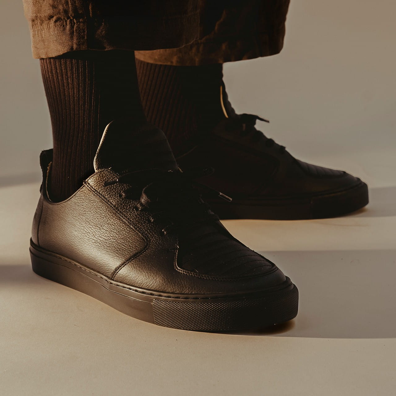 Argan Low All Black