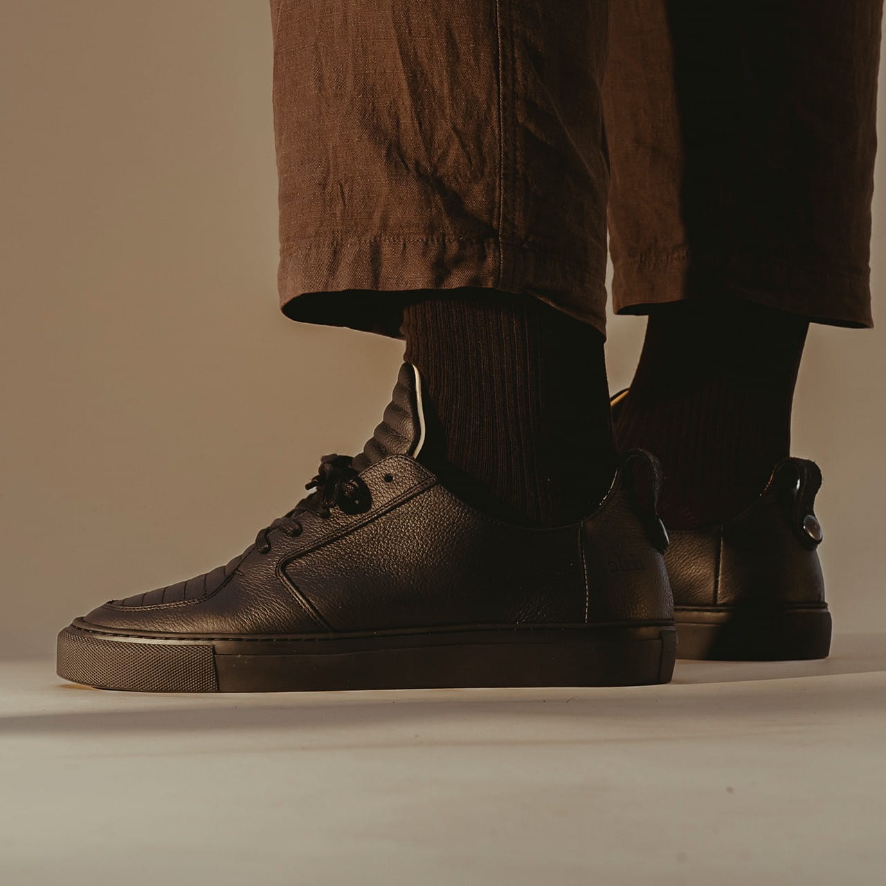 Argan Low All Black