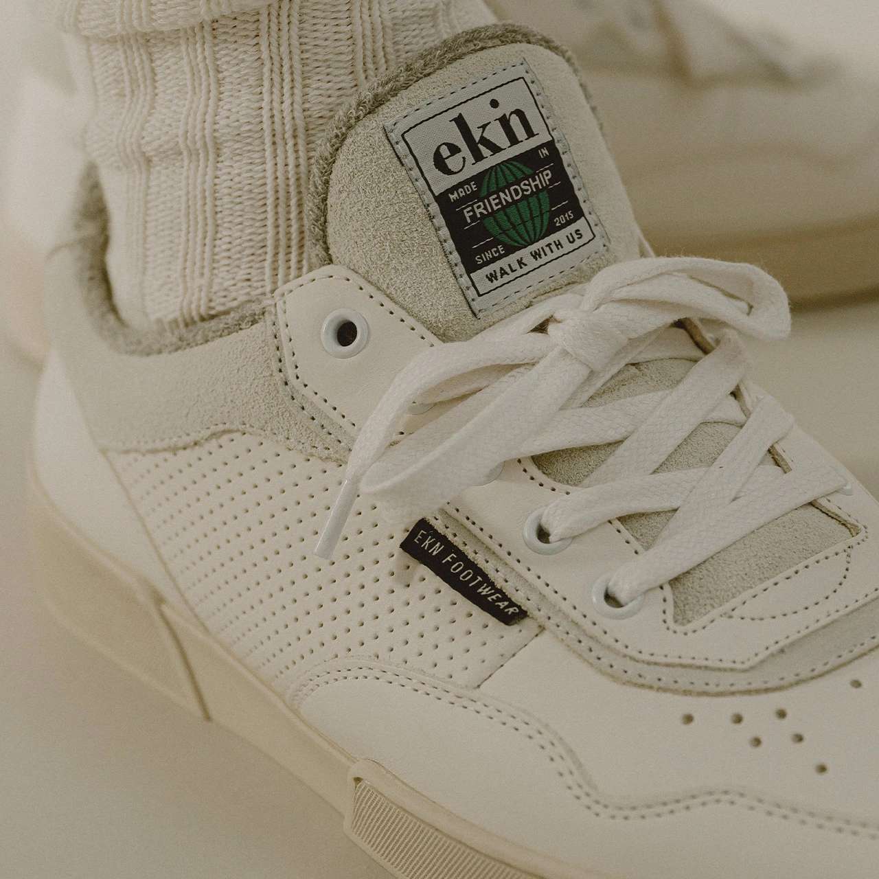 Timeless retro sneaker in white | ekn footwear